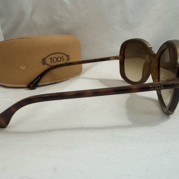 Tod's Sunglass 01 col 52F- Tortoise & Matte Gold - Picture 3 of 6